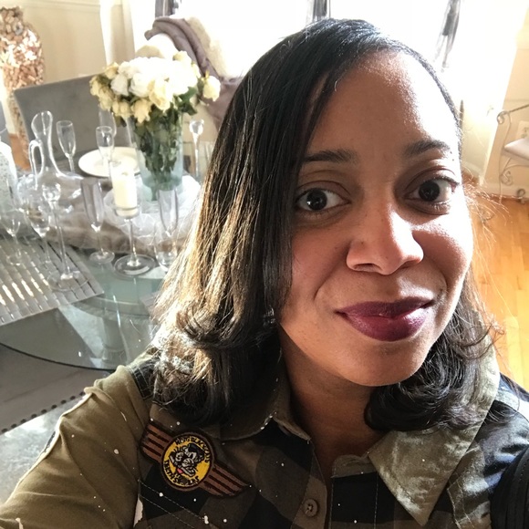 Meet your Posher, Deana - Picture 1 of 1